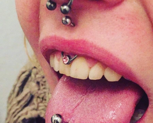 septum medusa smiley tongue piercing zungenpiercing